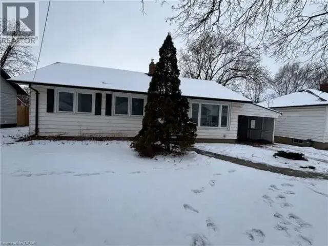 3 Bedroom House St. Catharines ON LS98341031