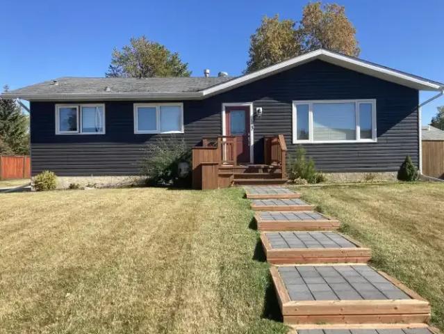 3 Bedroom House Stony Plain AB 104782465