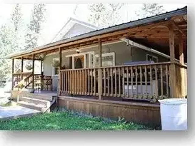 3 Bedroom House Sundre AB LS100759803