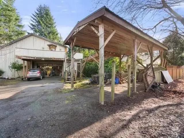 3 Bedroom House Surrey BC LS103030743