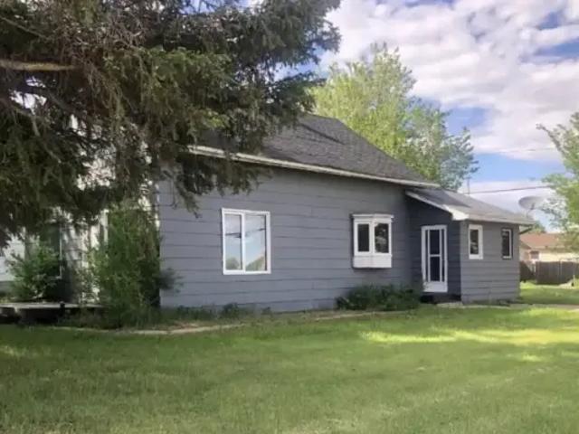 3 Bedroom House Preeceville SK LS104876721