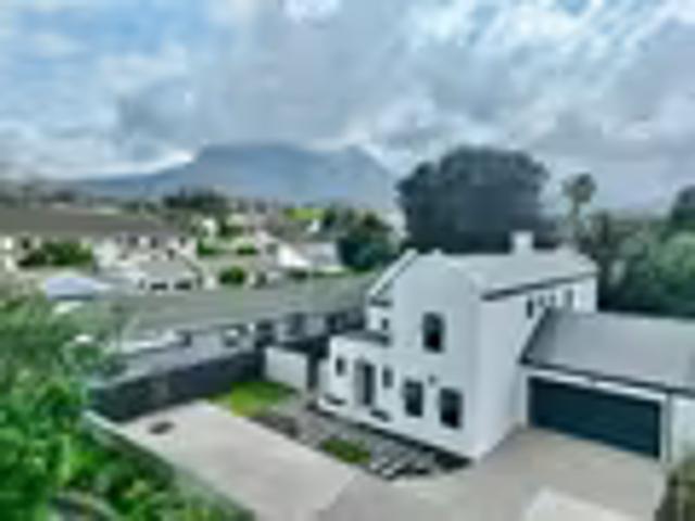 3 Bedroom House Roundhay Roundhay 103689627