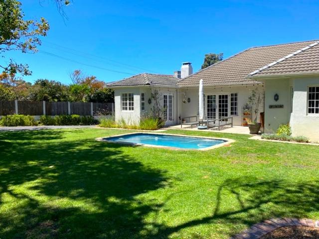 3 Bedroom house rented in Bergvliet, Cape Town