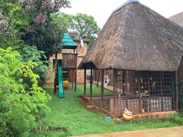 3 Bedroom house rented in Bergbron, Roodepoort