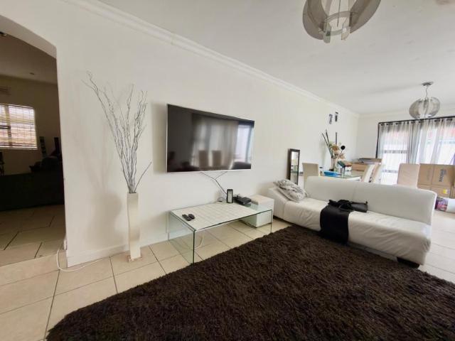 3 Bedroom house rented in Plumstead, Cape Town