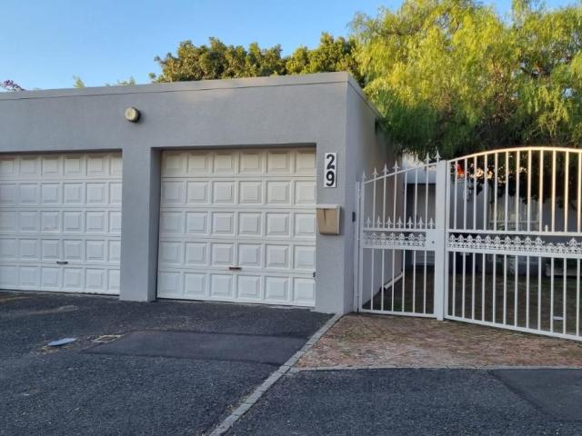 3 Bedroom house rented in Table View, Blouberg