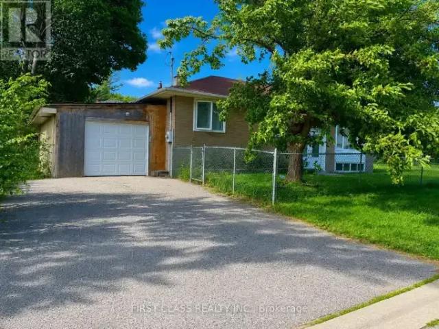 3 Bedroom House Richmond Hill ON 102243199