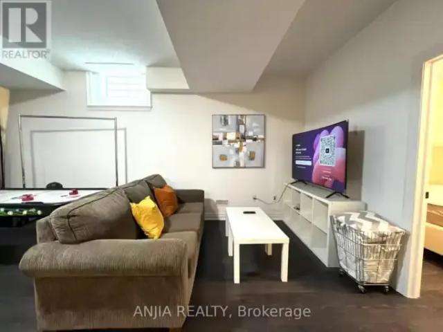 3 Bedroom House Richmond Hill ON LS99506465