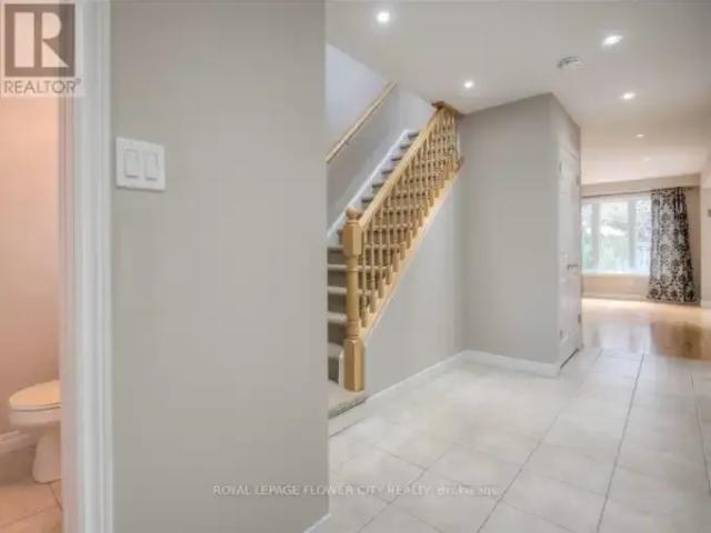3 Bedroom House Waterloo ON 104471014