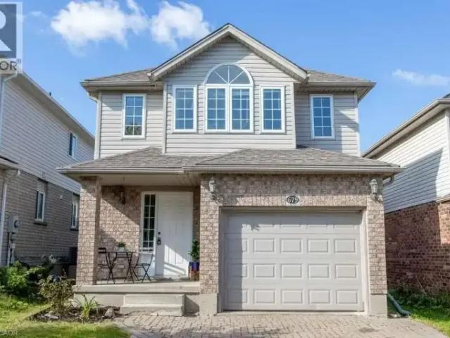 3 Bedroom House Waterloo ON 105119071