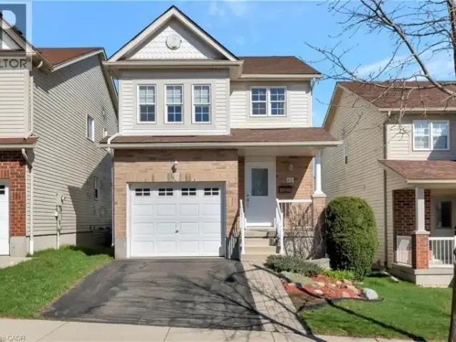 3 Bedroom House Waterloo ON 101879323