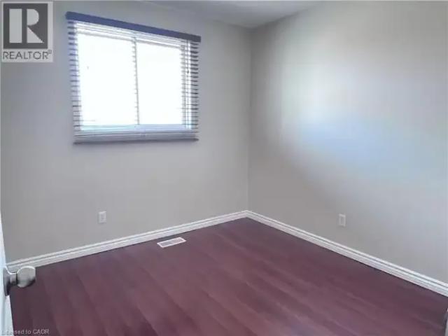 3 Bedroom House Waterloo ON 102243235