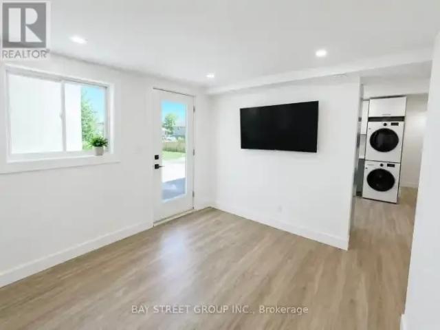 3 Bedroom House Waterloo ON 103030762
