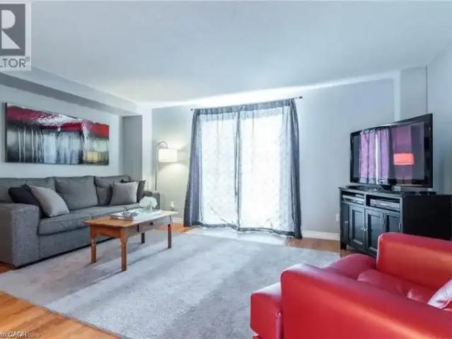 3 Bedroom House Waterloo ON 103091758