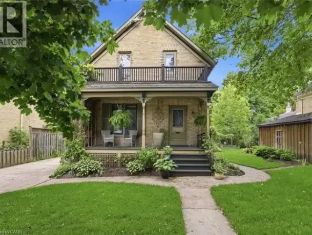 3 Bedroom House Waterloo ON 103179292