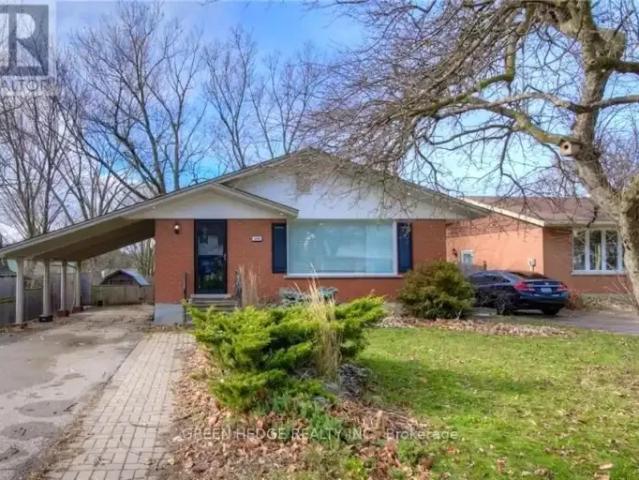 3 Bedroom House Waterloo ON 103243693