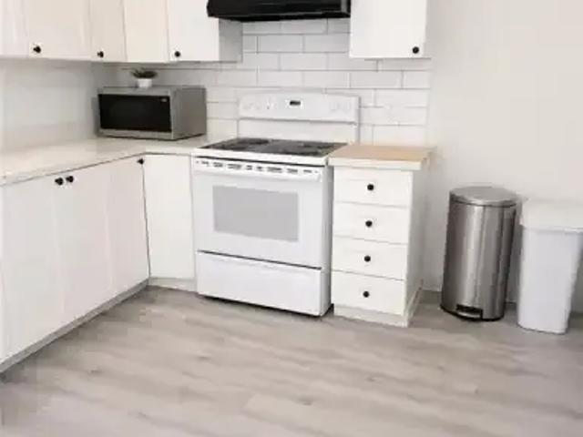 3 Bedroom House Waterloo ON 103487724