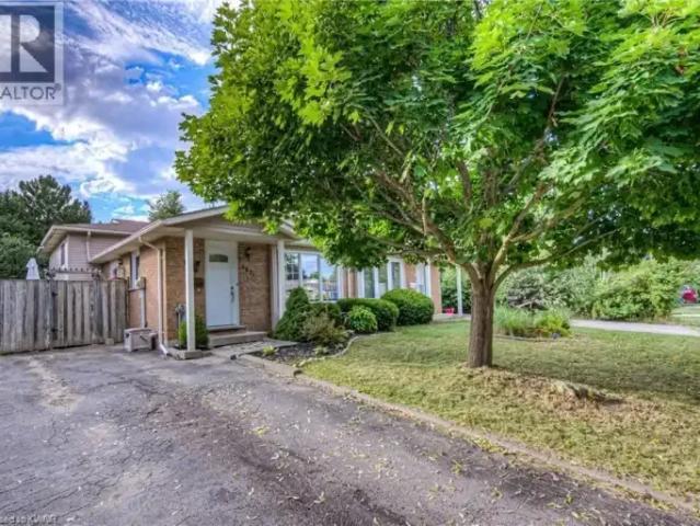 3 Bedroom House Waterloo ON 103542359