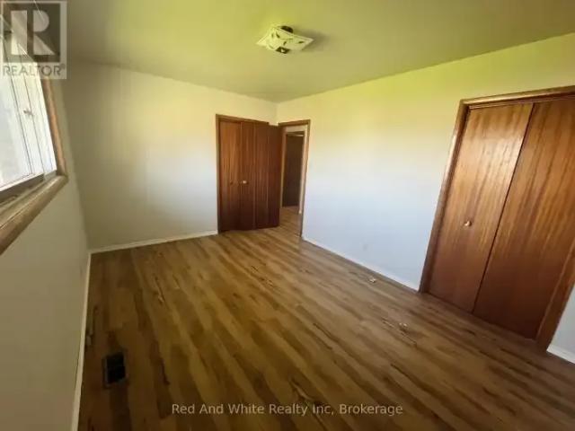3 Bedroom House Waterloo ON LS102113875