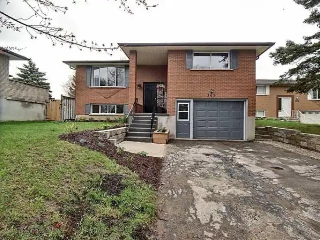 3 Bedroom House Waterloo ON LS102243028