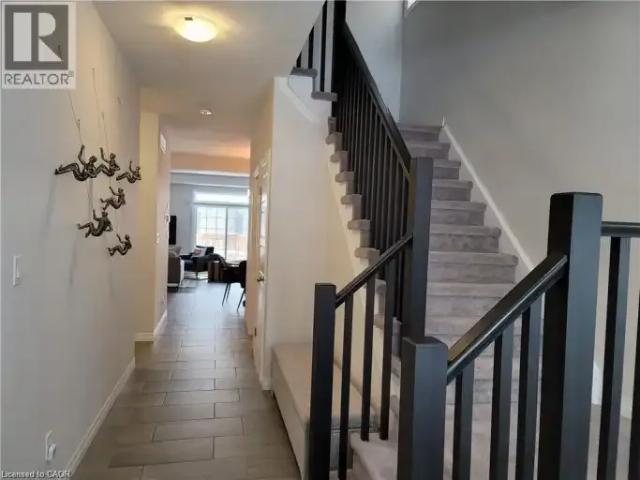 3 Bedroom House Waterloo ON LS102243236