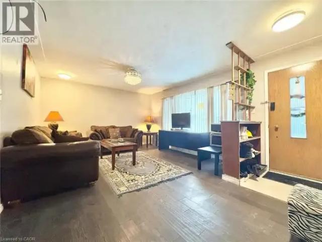 3 Bedroom House Waterloo ON LS103579442