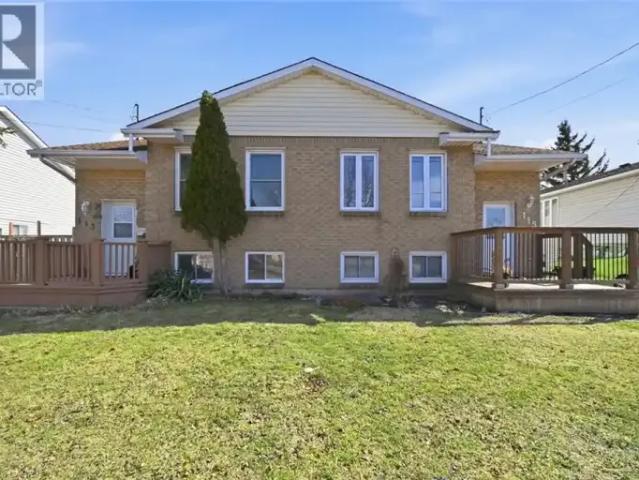 3 Bedroom House Welland ON 101986822