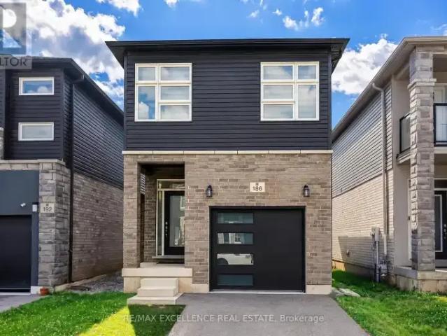 3 Bedroom House Welland ON 104876882