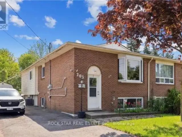 3 Bedroom House Welland ON 105167525