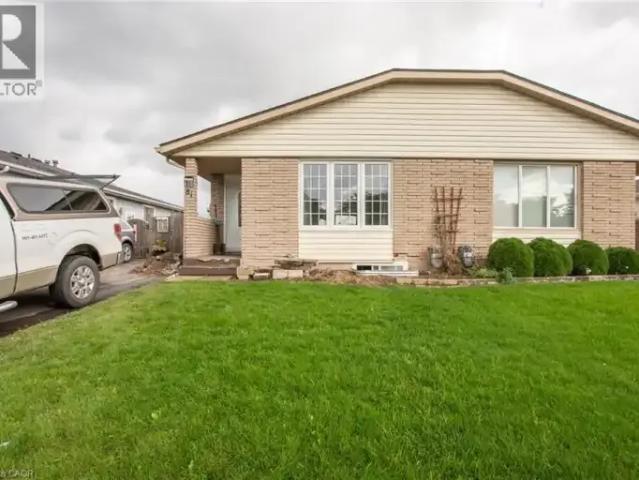 3 Bedroom House Welland ON LS102052768