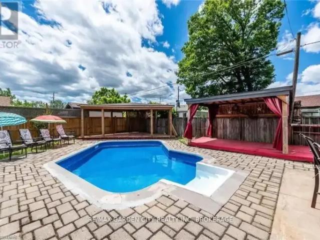 3 Bedroom House Welland ON LS103012088