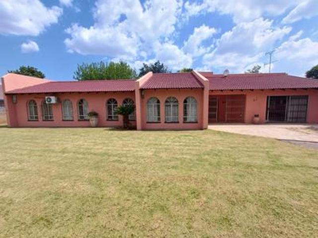 3 bedroom house with 2 bathrooms on.