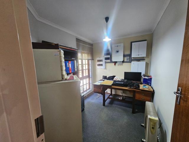 3 Bedroom House with 2 Bedroom flat for Sale in Pellissier