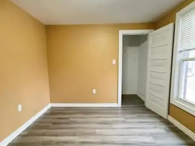 3 Bedroom House Windsor ON 101878662