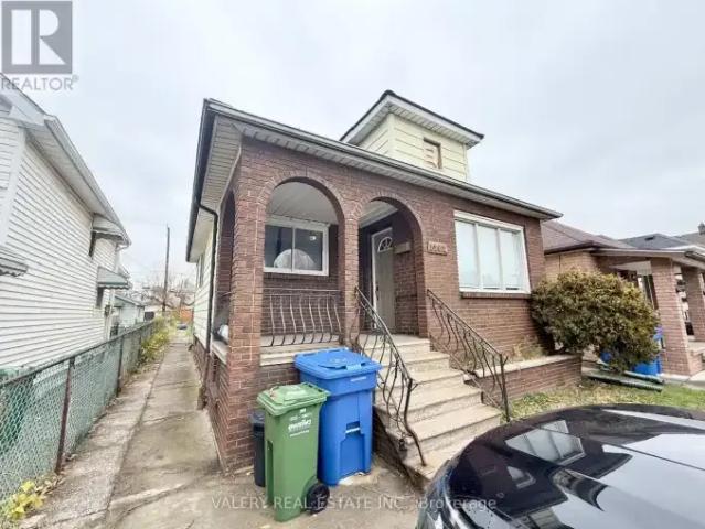 3 Bedroom House Windsor ON 101878238