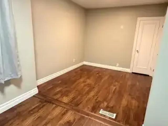 3 Bedroom House Windsor ON 102468573