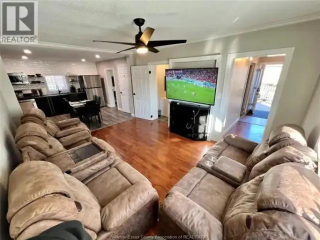 3 Bedroom House Windsor ON 103594567