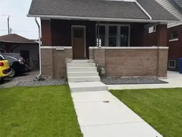 3 Bedroom House Windsor ON 103695351