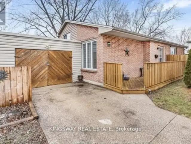 3 Bedroom House Windsor ON 103695357