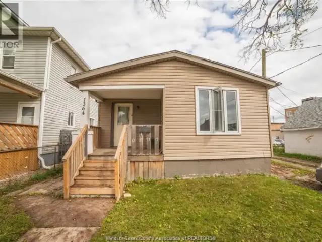 3 Bedroom House Windsor ON 103879756