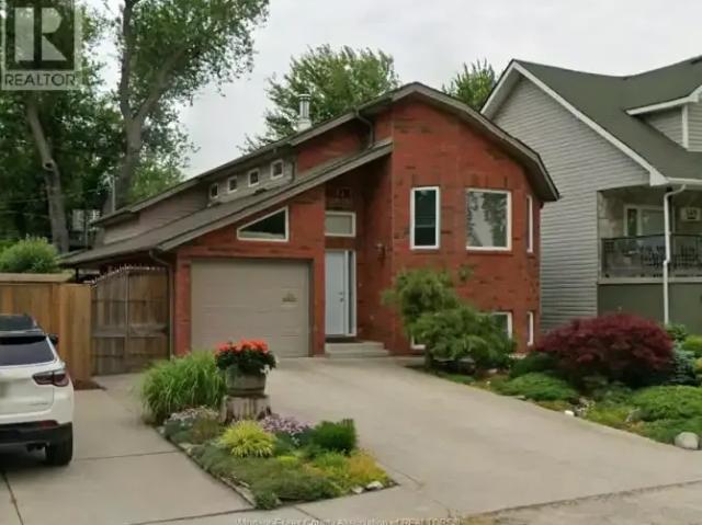3 Bedroom House Windsor ON 103338634