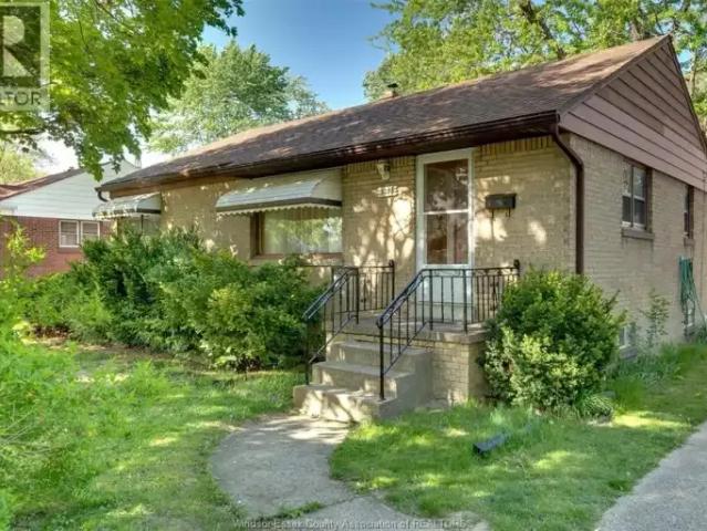 3 Bedroom House Windsor ON 104470865