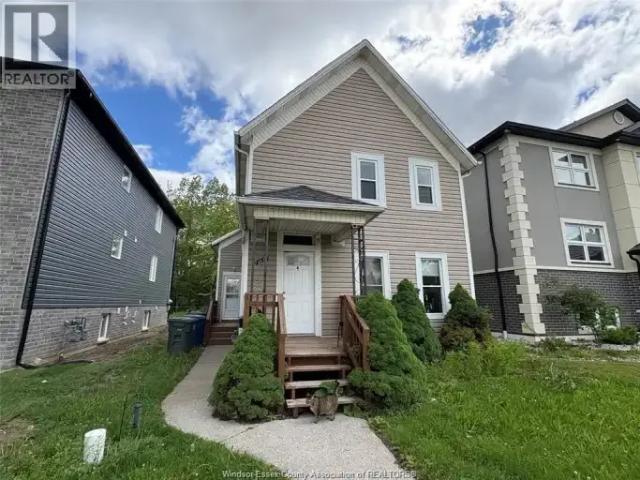 3 Bedroom House Windsor ON 104598509