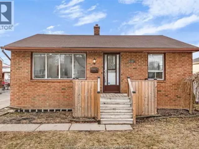 3 Bedroom House Windsor ON 104638523