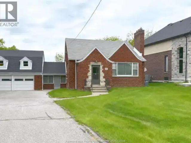 3 Bedroom House Windsor ON 105486549
