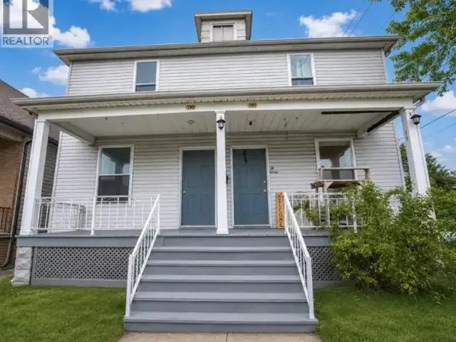 3 Bedroom House Windsor ON 105581069