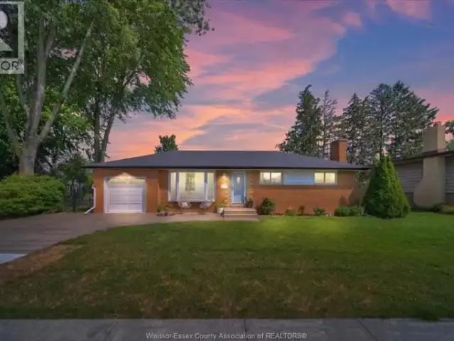 3 Bedroom House Windsor ON 105048021