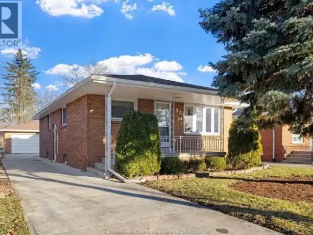 3 Bedroom House Windsor ON 105378472