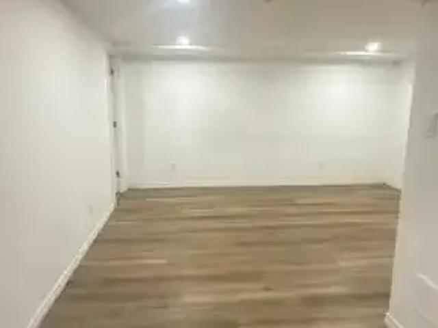 3 Bedroom House Windsor ON LS102204341