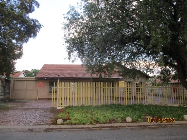 3 Bedroom House To Let in Mayberry Park